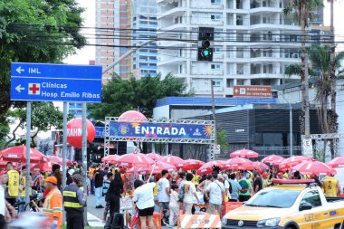 Sao Paulo (SP), Brezilya 03 / 02 / 2024 - Geleneksel Casa Comigo grubu, Cumartesi öğleden sonra Pinheiros mahallesinde Avenida Henrique Schaumann 'da karnaval öncesi geçit töreni düzenledi.