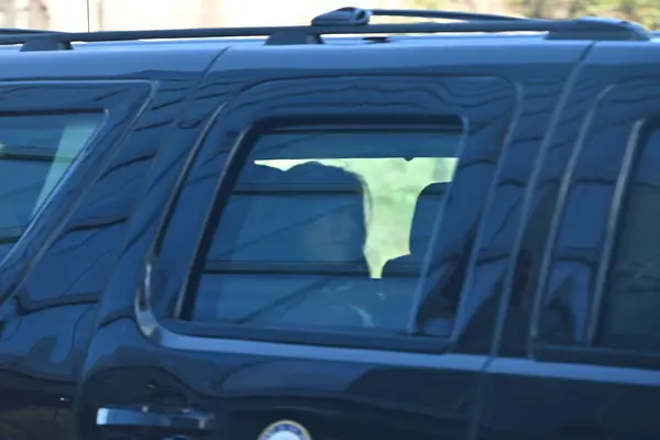 Vice President United States Kamala Harris Seen Window Suburban Arrives — Stock Photo, Image