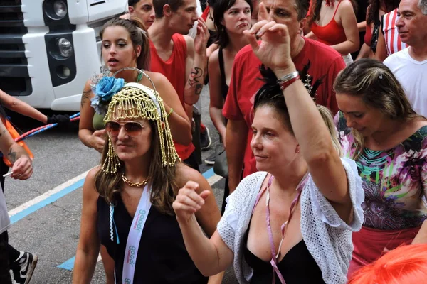 巴西圣保罗 2024年2月3日 Ritaleena街区期间的狂欢者运动向李岩女王致敬 街区将在一个新的地址离开 沿着Avenida Sumare大道走向Perdizes — 图库照片