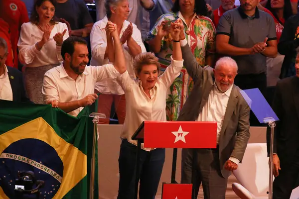SAO PAULO (SP), Brezilya 02 / 02 / 2024 - Fotoğrafta, Cumhurbaşkanı Luiz Inacio Lula da Silva ve adaylar Guilherme Boulos ve Marta Suplicy 