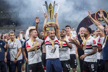 BELO HORIZONTE (MG), 04 / 02 / 2024 - Sao Paulo takımı, 2024 Brezilya Süper Kupası final maçı için geçerli olan Palmeiras ve Sao Paulo arasındaki maçtan sonra şampiyonluğu kutluyor