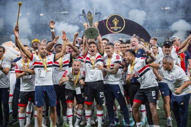 BELO HORIZONTE (MG), 04 / 02 / 2024 - Sao Paulo takımı, 2024 Brezilya Süper Kupası final maçı için geçerli olan Palmeiras ve Sao Paulo arasındaki maçtan sonra şampiyonluğu kutluyor