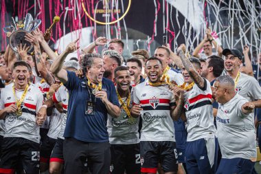 BELO HORIZONTE (MG), 04 / 02 / 2024 - Sao Paulo takımı, 2024 Brezilya Süper Kupası final maçı için geçerli olan Palmeiras ve Sao Paulo arasındaki maçtan sonra şampiyonluğu kutluyor