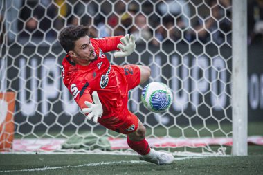 BELO HORIZONTE (MG), 04 / 02 / 2024 - Rafael, Brezilya Süper Kupası 2024 final maçı için geçerli olan Palmeiras ve Sao Paulo arasındaki maçtan sonra şampiyonluğu kutluyor