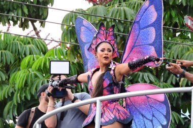 Sao Paulo (SP), 04 / 02 / 2024 - Şarkıcı Lexa, Bloco Sapequinha 'daki performans sırasında, blok bu Cumartesi, 3 Şubat 2024' ün erken saatlerinde Rio de Janeiro 'daki MAM' de gerçekleşti.. 