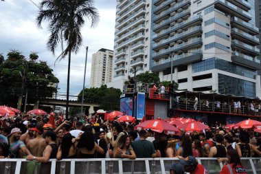 Sao Paulo (SP), 04 / 02 / 2024 - Şarkıcı Lexa, Bloco Sapequinha 'daki performans sırasında, blok bu Cumartesi, 3 Şubat 2024' ün erken saatlerinde Rio de Janeiro 'daki MAM' de gerçekleşti.. 
