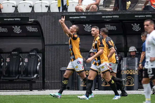 Sao Paulo (SP), Brezilya 04 / 02 / 2024 - Jenison, So Paulo 'nun doğu bölgesindeki Neo Quimica Arena' da düzenlenen Campeonato Paulista 2024 'ün beşinci turu için geçerli olan Corinthians ve Novorizontino arasında oynanan karşılaşmada golünü kutluyor.