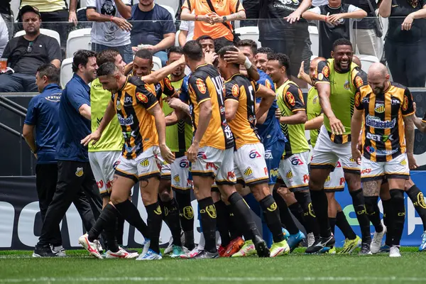 Sao Paulo (SP), Brezilya 04 / 02 / 2024 - Jenison, So Paulo 'nun doğu bölgesindeki Neo Quimica Arena' da düzenlenen Campeonato Paulista 2024 'ün beşinci turu için geçerli olan Corinthians ve Novorizontino arasında oynanan karşılaşmada golünü kutluyor.