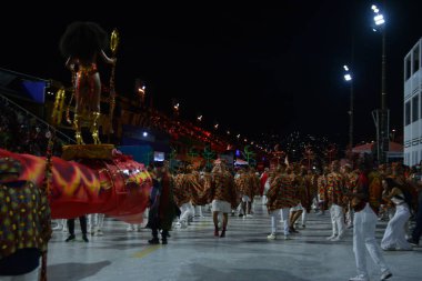 2 Şubat 2024 Pazar günü Brezilya 'nın Rio de Janeiro şehrinin merkezindeki Marques de Sapucai' de düzenlenen Viradouro samba okulunun teknik provası. 