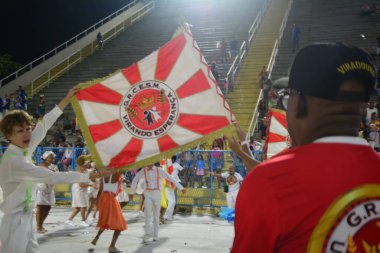2 Şubat 2024 Pazar günü Brezilya 'nın Rio de Janeiro şehrinin merkezindeki Marques de Sapucai' de düzenlenen Viradouro samba okulunun teknik provası. 