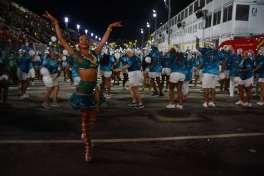4 Şubat 2024 Pazar günü Brezilya 'nın Rio de Janeiro şehrinin merkezindeki Marques de Sapucai' de düzenlenen Imperatriz Leopoldinense samba okulunun teknik provası.