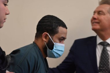 Cesar Santana Jersey City, New Jersey 'deki Hudson County Yüksek Mahkemesi' nde görüldü. 5 Şubat 2024, Jersey City, New Jersey, ABD: Cesar Santana bir Jersey City anaokulu öğretmenini öldürmekle suçlanıyor ve Pazartesi sabahı mahkemeye çıkarıldı.