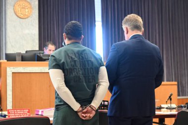 Cesar Santana Jersey City, New Jersey 'deki Hudson County Yüksek Mahkemesi' nde görüldü. 5 Şubat 2024, Jersey City, New Jersey, ABD: Cesar Santana bir Jersey City anaokulu öğretmenini öldürmekle suçlanıyor ve Pazartesi sabahı mahkemeye çıkarıldı.