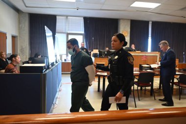 Cesar Santana Jersey City, New Jersey 'deki Hudson County Yüksek Mahkemesi' nde görüldü. 5 Şubat 2024, Jersey City, New Jersey, ABD: Cesar Santana bir Jersey City anaokulu öğretmenini öldürmekle suçlanıyor ve Pazartesi sabahı mahkemeye çıkarıldı.