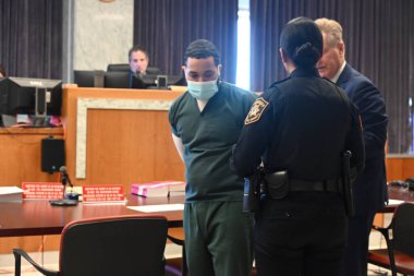 Cesar Santana Jersey City, New Jersey 'deki Hudson County Yüksek Mahkemesi' nde görüldü. 5 Şubat 2024, Jersey City, New Jersey, ABD: Cesar Santana bir Jersey City anaokulu öğretmenini öldürmekle suçlanıyor ve Pazartesi sabahı mahkemeye çıkarıldı.