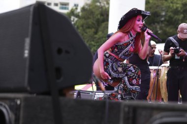 Sao Paulo (SP) Brazil 02 / 04 / 2024 - On Brezilya başkentinden geçen ve bugün sona eren Ensaios de Anitta gösterilerinin son performansı, 4 Şubat 2024, Sao Paulo 'daki Latin Amerika Anıtı' nda gerçekleşti.