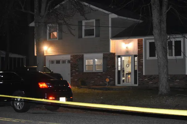 Willingboro, New Jersey 'de birkaç kez bıçaklanmış. 4 Şubat 2024, Willingboro, New Jersey, ABD: Bir kişinin Pazar akşamı Willingboro, New Jersey 'de 10 Rose Caddesi' nde defalarca bıçaklandığı bildirildi.. 