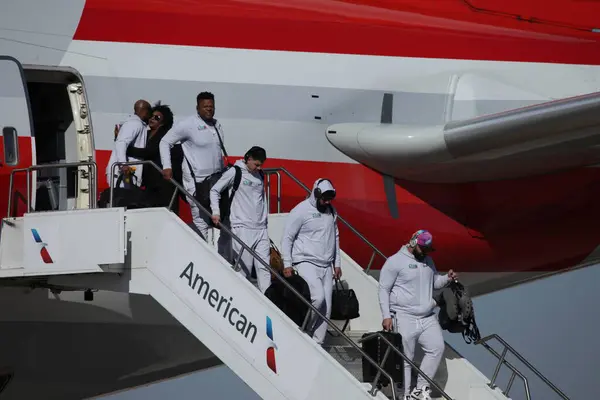 Goldwater Ulusal Muhafız Üssü-Arizona 'ya SuperbowlVII için Eagles Players' ın gelişi. 5 Şubat 2023, Phoenix, Arizona, ABD: Goldwater Ulusal Muhafız Üssü Arizona 'daki Philadelphia Eagles Oyuncuları SuperBowlVII maçı için geldiler 