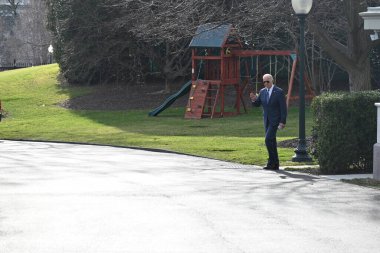  ABD Başkanı Joe Biden, 8 Şubat 2024 'te Washington, D.C.' deki Beyaz Saray 'ın güney bahçesinden ayrılıyor: Özel Danışman Robert Hur, ABD Başkanı Joe Biden' ın kasıtlı olarak 