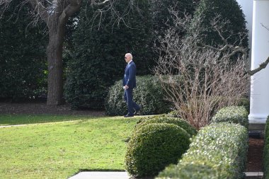  ABD Başkanı Joe Biden, 8 Şubat 2024 'te Washington, D.C.' deki Beyaz Saray 'ın güney bahçesinden ayrılıyor: Özel Danışman Robert Hur, ABD Başkanı Joe Biden' ın kasıtlı olarak 