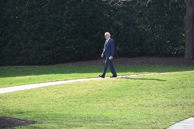  ABD Başkanı Joe Biden, 8 Şubat 2024 'te Washington, D.C.' deki Beyaz Saray 'ın güney bahçesinden ayrılıyor: Özel Danışman Robert Hur, ABD Başkanı Joe Biden' ın kasıtlı olarak 