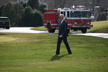  ABD Başkanı Joe Biden, 8 Şubat 2024 'te Washington, D.C.' deki Beyaz Saray 'ın güney bahçesinden ayrılıyor: Özel Danışman Robert Hur, ABD Başkanı Joe Biden' ın kasıtlı olarak 
