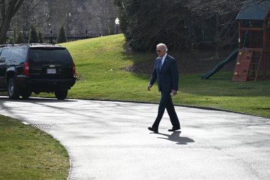  ABD Başkanı Joe Biden, 8 Şubat 2024 'te Washington, D.C.' deki Beyaz Saray 'ın güney bahçesinden ayrılıyor: Özel Danışman Robert Hur, ABD Başkanı Joe Biden' ın kasıtlı olarak 