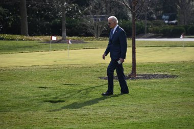  ABD Başkanı Joe Biden, 8 Şubat 2024 'te Washington, D.C.' deki Beyaz Saray 'ın güney bahçesinden ayrılıyor: Özel Danışman Robert Hur, ABD Başkanı Joe Biden' ın kasıtlı olarak 