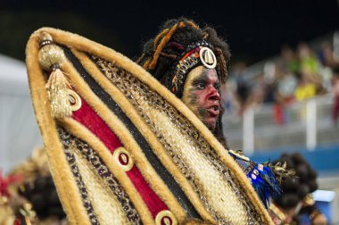 SAO PAULO (SP), Brezilya 02 / 09 / 2024 - Anhembi Sambadrome 'da düzenlenen Sao Paulo samba okullarının özel bir grubunun geçit töreni sırasında Bağımsız Tricolor