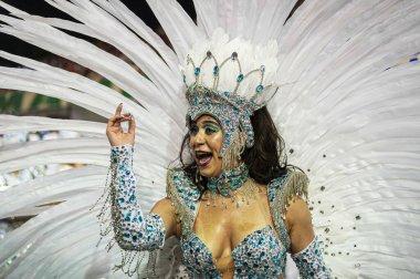 SAO PAULO (SP), Brezilya 02 / 09 / 2024 - Anhembi Sambadrome 'da düzenlenen Sao Paulo samba okullarının özel bir grubunun geçit töreni sırasında Tatuape akademisyenleri