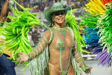 SAO PAULO (SP), Brezilya 02 / 09 / 2024 - Sao Paulo samba okullarının geçit töreni sırasında Viviane Araujo, Sao Paulo samba okullarının Anhembi Sambadrome 'da düzenlenen özel grubu için geçerlidir.