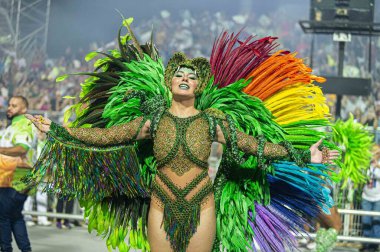 SAO PAULO (SP), 02 / 09 / 2024 - Sao Paulo samba okulu geçit töreni sırasında Duda Serdan, Anhembi Sambadrome 'da düzenlenen Sao Paulo okullarının özel geçit törenleri için geçerlidir. 