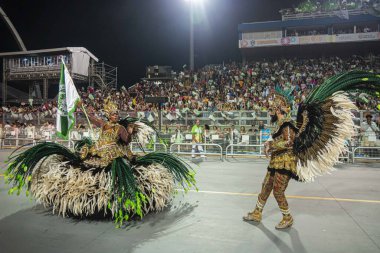SAO PAULO (SP), Brezilya 02 / 09 / 2024 - Sao Paulo samba okulu geçit töreni sırasında Mancha Verde, Anhembi Sambadrome 'da düzenlenen Sao Paulo samba okullarının özel bir grubu için geçerlidir. 