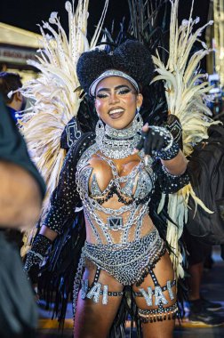 SAO PAULO (SP), Brezilya 02 / 10 / 2024 - Vai-Vai samba okulu geçit töreni, Sao Paulo 'daki Sambadrome of Anhembi, Sao Paulo şehrinin kuzeyindeki Sambadrome' da düzenlenen özel samba okulları için geçerlidir.