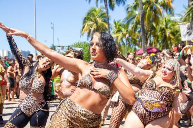 Rio de Janeiro RJ Brezilya 02 / 10 / 2023 şenlikleri, bu Cumartesi sabahı Amigos da Onca bloğunun geçit töreninde Rio de Janeiro 'nun güneyindeki Flamengo setini doldurdu (7)) 