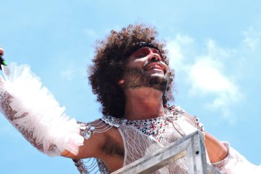 Sao Paulo (SP), 02 / 10 / 2024 - CARNIVAL / TARADO NI VOCE / BLOCO - Caetano Veloso ve diğer MPB klasiklerinin hit parçalarını çalan geleneksel Tarado Ni Voce blok, geçit törenini Sao Paulo şehir merkezindeki caddelerde gerçekleştirdi.