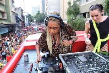 SAO PAULO 02/10/2024. Birkaç DJ tarafından yönetilen ilk elektronik müzik bloğu Sao Paulo 'nun merkezinde, bu Cumartesi öğleden sonra, 10 Şubat 2024.