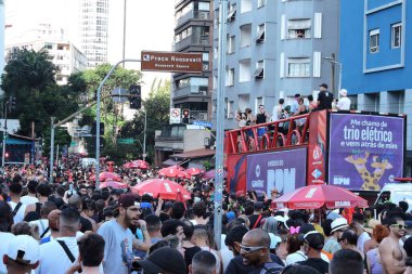 SAO PAULO 02/10/2024. Birkaç DJ tarafından yönetilen ilk elektronik müzik bloğu Sao Paulo 'nun merkezinde, bu Cumartesi öğleden sonra, 10 Şubat 2024.
