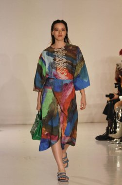 09 Şubat 2024, New York, New York, ABD: Endonezya Şimdi Şubat 2024 New FW Runway