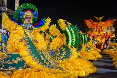 SAO PAULO (SP), Brezilya 02 / 10 / 2024 - Sao Paulo samba okullarının geçit töreni sırasında Anhembi Sambadrome 'da düzenlenen Sao Paulo' daki samba okullarının özel geçit törenleri için geçerli olan Altın Kartal