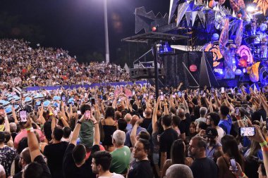 SAO PAULO (SP), Brezilya 02 / 10 / 2024 - Sambadrome do Anhembi do Anhembi 'de düzenlenen Sao Paulo samba okullarının özel bir grubu için geçerli olan samba okullarının geçit töreni sırasında Gavioes da Fiel
