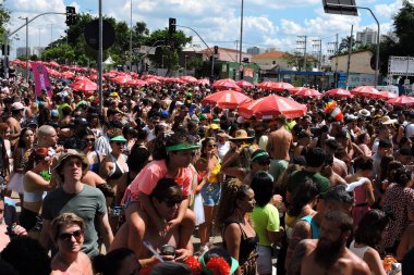 Sao Paulo (SP), Brezilya 02 / 11 / 2024 - Şarkıcı Iza yeni blok Bonde do Pesadao 'sunu Sao Paulo' nun Güney Bölgesi 'nde Rua Laguna' da tanıttı..