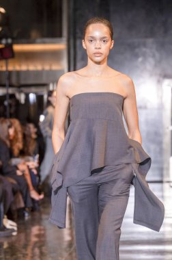 Mones - Runway - Şubat 2024 New York Moda Haftası. 10 Şubat 2024, New York, New York, ABD: New York Moda Haftası - Şubat 2024: The Show at Rockefeller Center 