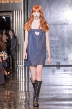Mones - Runway - Şubat 2024 New York Moda Haftası. 10 Şubat 2024, New York, New York, ABD: New York Moda Haftası - Şubat 2024: The Show at Rockefeller Center 