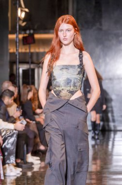 Mones - Runway - Şubat 2024 New York Moda Haftası. 10 Şubat 2024, New York, New York, ABD: New York Moda Haftası - Şubat 2024: The Show at Rockefeller Center 