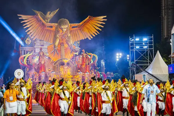 Sao Paulo Brasil 2024 Águia Dourada Durante Desfile Das Escolas — Fotografia de Stock
