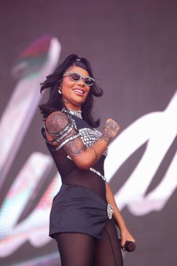 SAO PAULO (SP), Brezilya 02 / 11 / 2024 - Sanatçı Ludmilla tarafından 11 Şubat 2024 Pazar günü Sao Paulo şehrindeki karnavalda gösterildi.. 