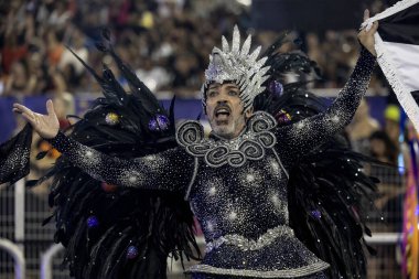 SAO PAULO (SP), Brezilya 02 / 10 / 2024 - Sambadrome do Anhembi do Anhembi 'de düzenlenen Sao Paulo samba okullarının özel bir grubu için geçerli olan samba okullarının geçit töreni sırasında Gavioes da Fiel
