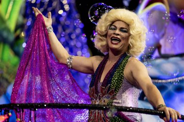 SAO PAULO (SP), Brezilya 02 / 10 / 2024 - Imperio de Casa Verde samba okulu geçit töreni, Anhembi Sambadrome 'da düzenlenen Sao Paulo samba okullarının özel bir grubu için geçerlidir