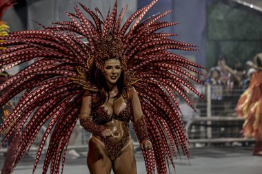 SAO PAULO (SP), Brezilya 02 / 11 / 2024 - Sao Paulo, Nene de Vila Matilde samba okullarının geçit töreni, Sao Paulo Sambadrome 'da düzenlenen samba okullarının erişim grubu için geçerlidir.
